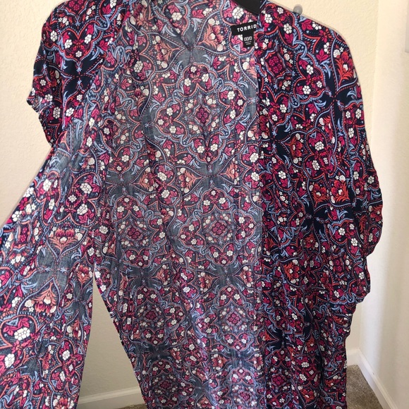 Printed Top - Picture 3 of 8